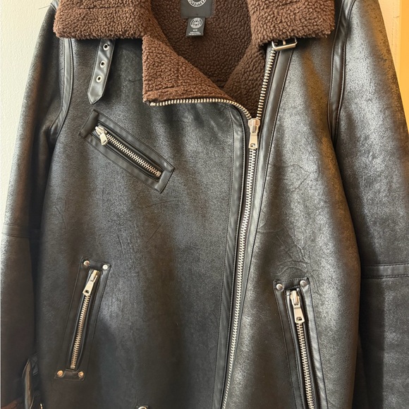 Urban Outfitters Soft Pleather Jacket with Brown Shearling Lining - Picture 3 of 4